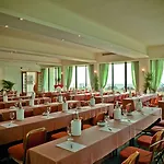 Amus & Hotel