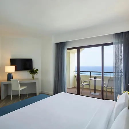 Hotel Amus &