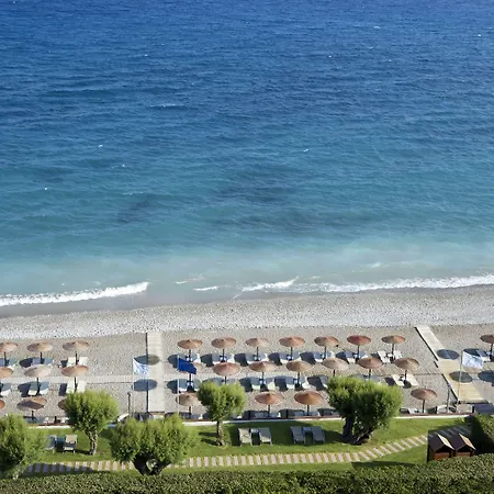 Amus & Ξενοδοχείο Ιξιά