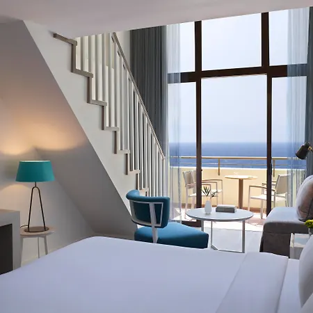 Amus & Hotel 5*