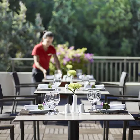 Amus & Ξενοδοχείο