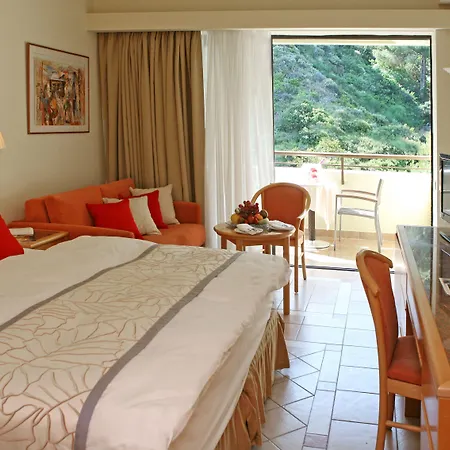 Amus & Ξενοδοχείο 5*