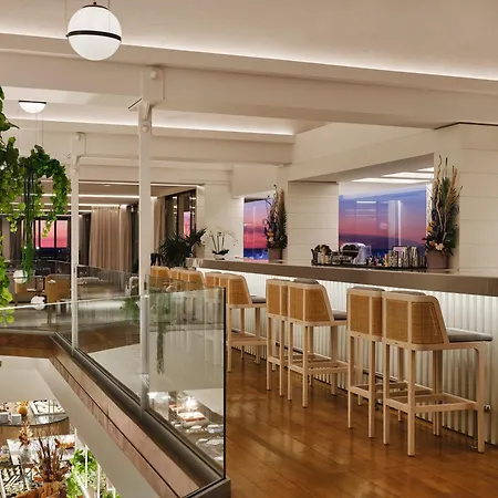 Amus & Ξενοδοχείο