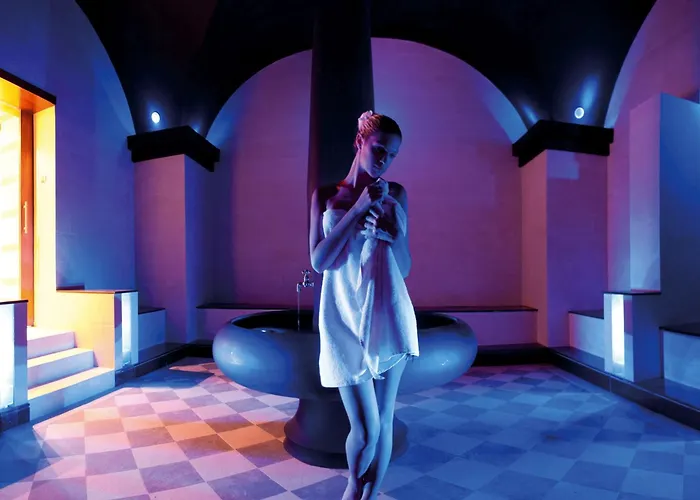 Amus & מלון איקסיה