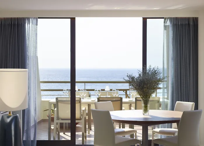 Amus & Ixia (Rhodes)